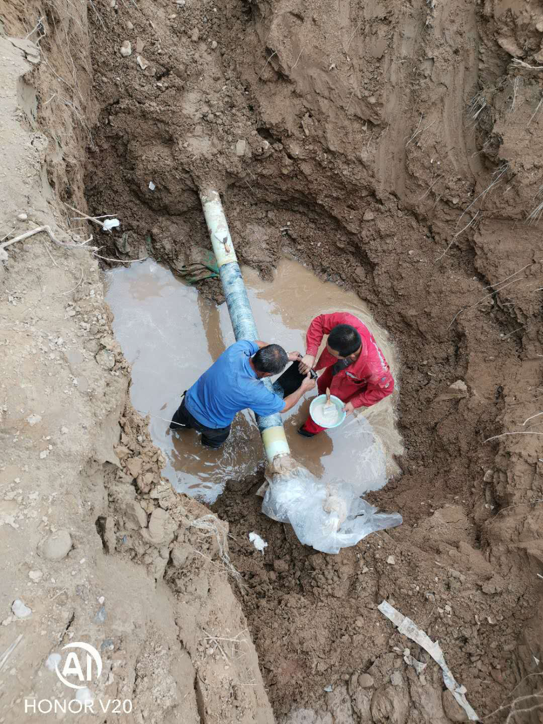 使用大发500聚合物修补砂浆对裂痕修补时需注重