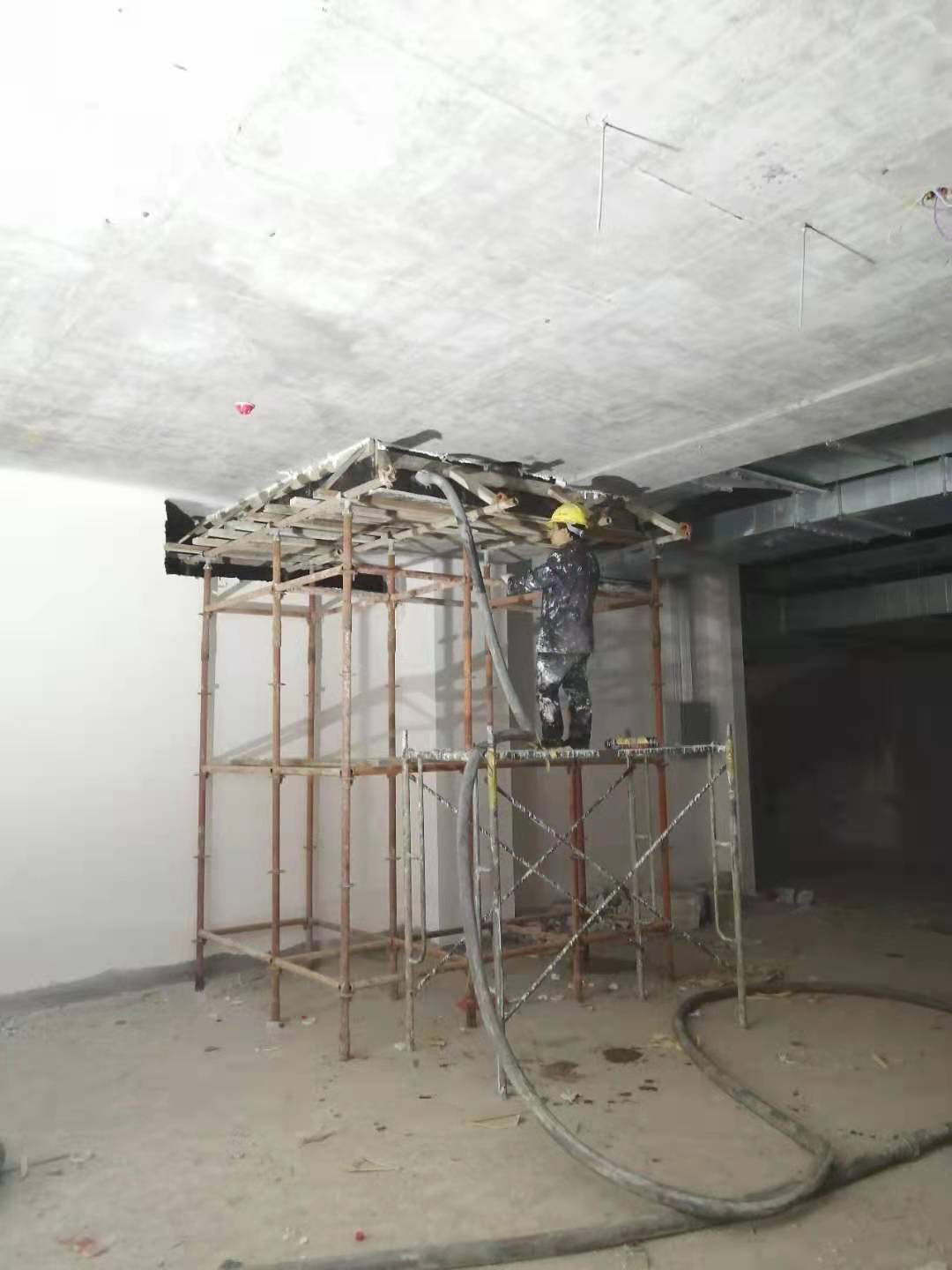 对地面裂痕的处理，，，，，古板方式还适用吗？？？？？？
